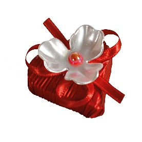 Picture of HEART - HAZELNUT SPRINKLED & GIANDUJA FILLED MILK CHOCOLATE RED 2Kg