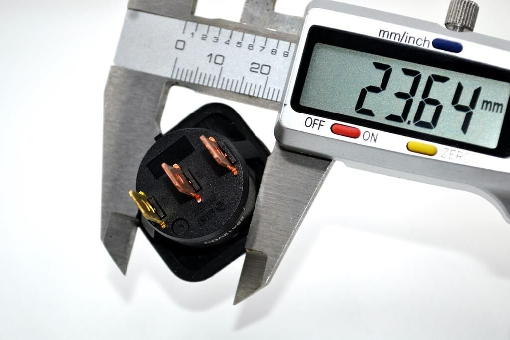 Picture of Su Geçirmez Anahtar Marine Rocker Switch Kırmızı Işıklı 12V 25A