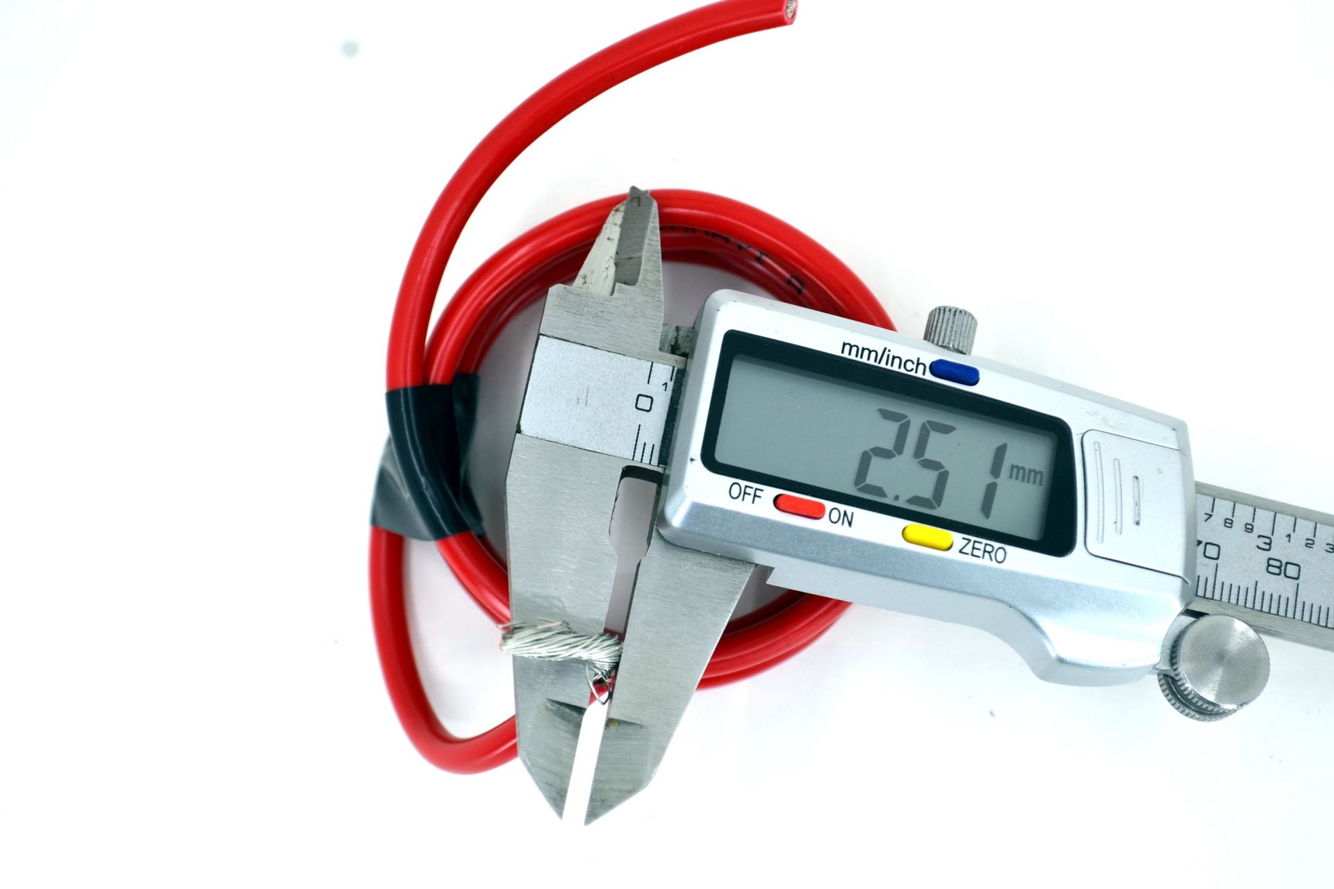 Picture of 50 Metre 5mm² Kırmızı Bakır Kablo Kalaylı Nyaf Tekne Oto Karavan Elektrik Tesisat Kablosu Top