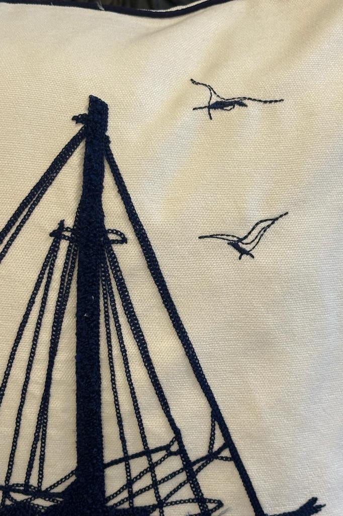 Picture of Yelkenli Lüx Nakışlı Keten Kırlent Kılıfı 45x45 cm