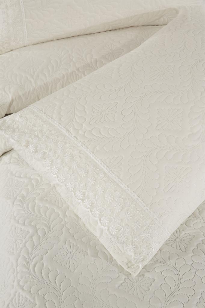 Picture of Zoya Dantelli Kapitoneli Ultrasonik Çift Kişilik Yatak Örtüsü Krem