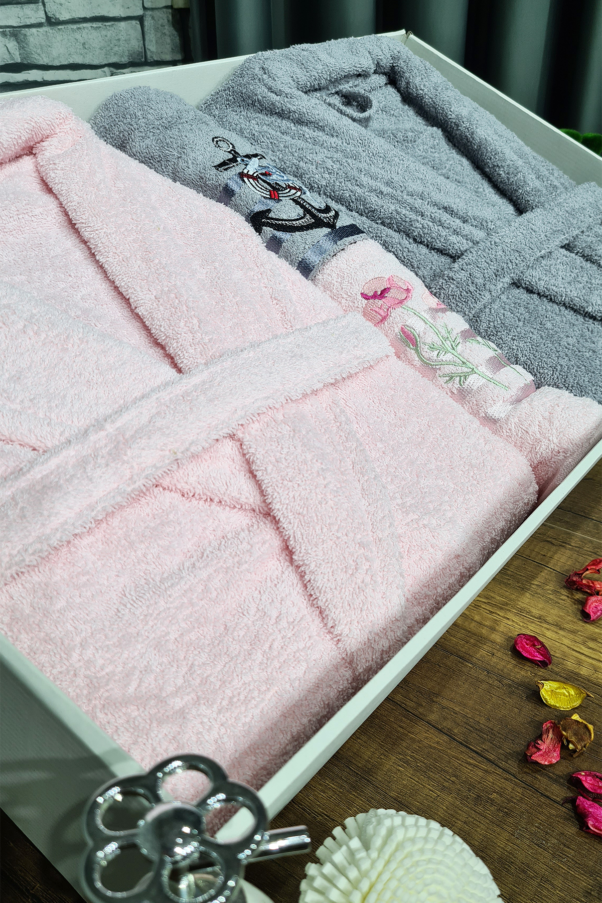 Picture of Çeyizlik Aile Bornoz Seti 4 Parça Pudra Gri