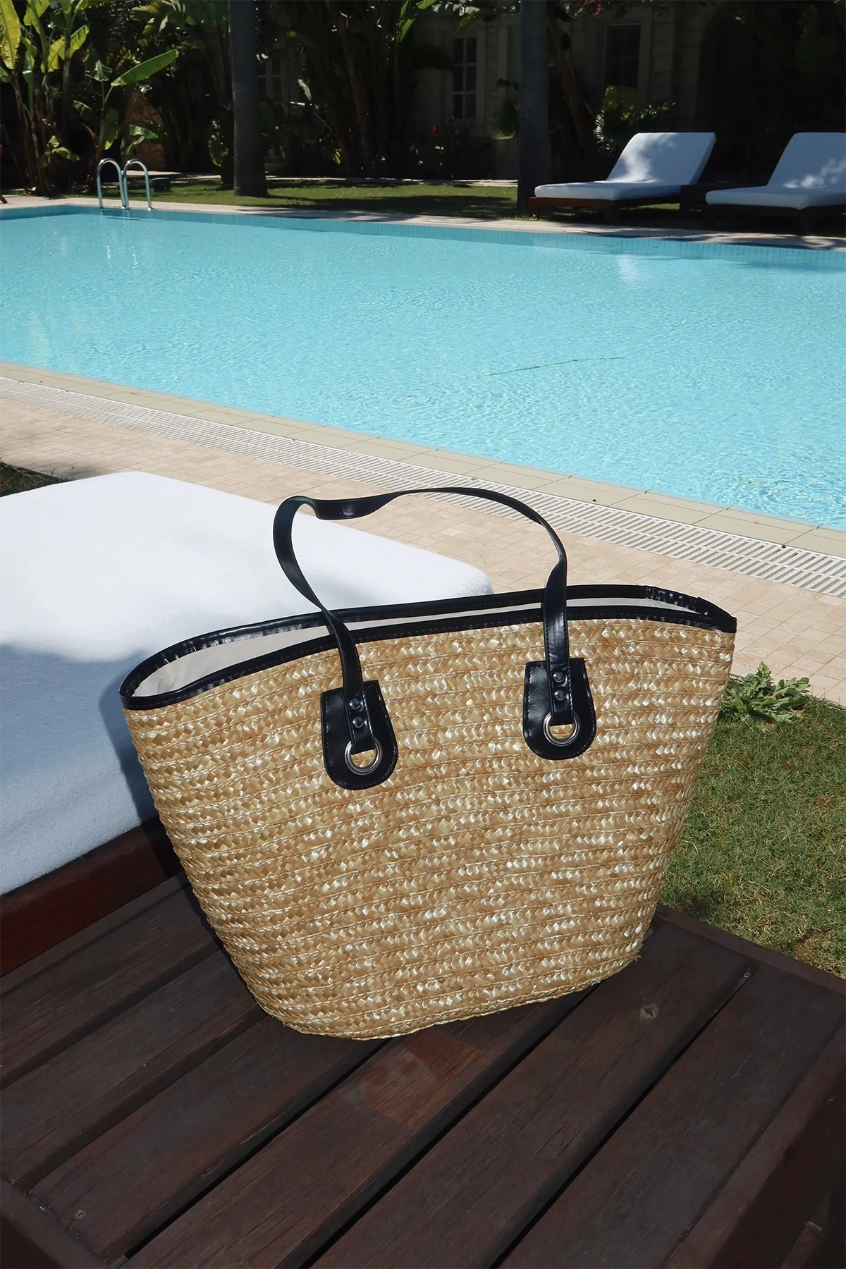 Picture of Basic Straw Handle Bag