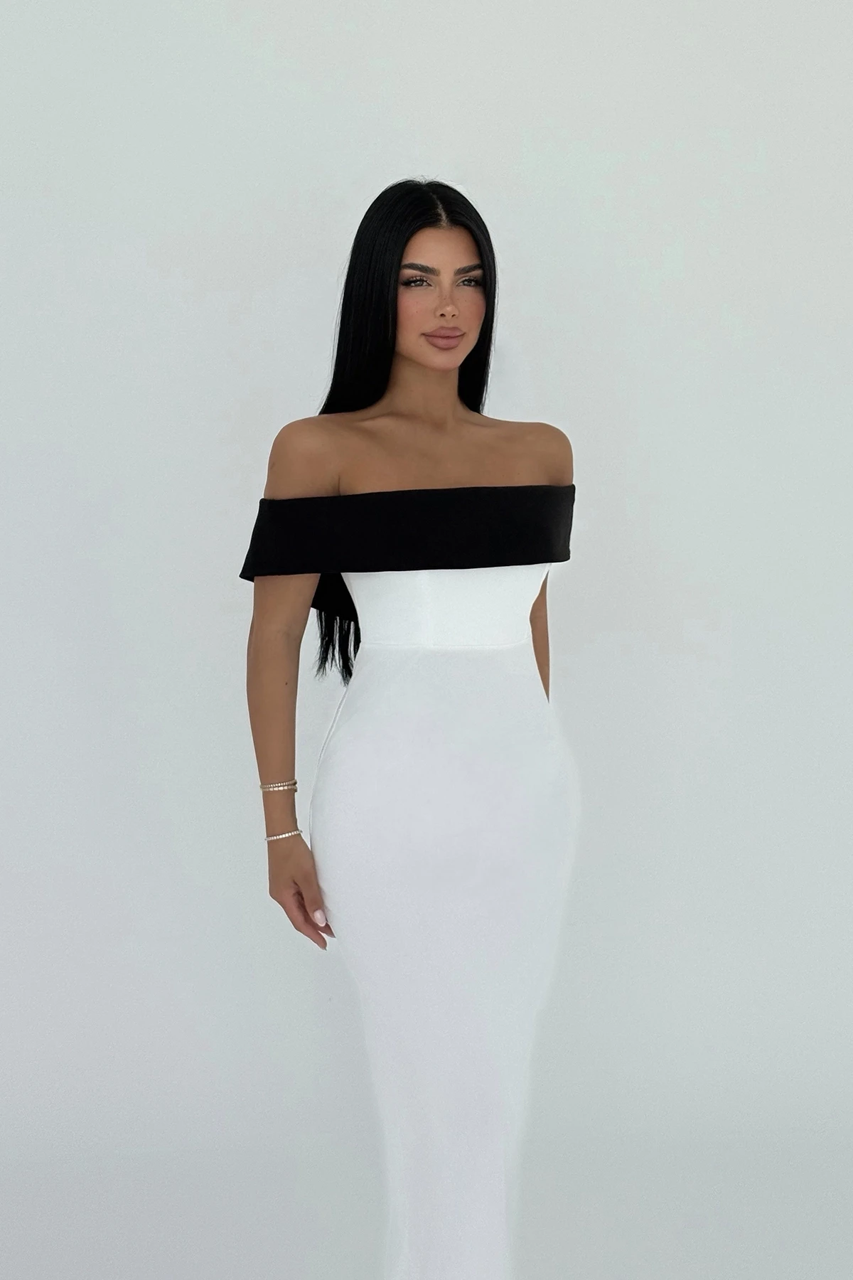 Picture of White Basic Midi Dress