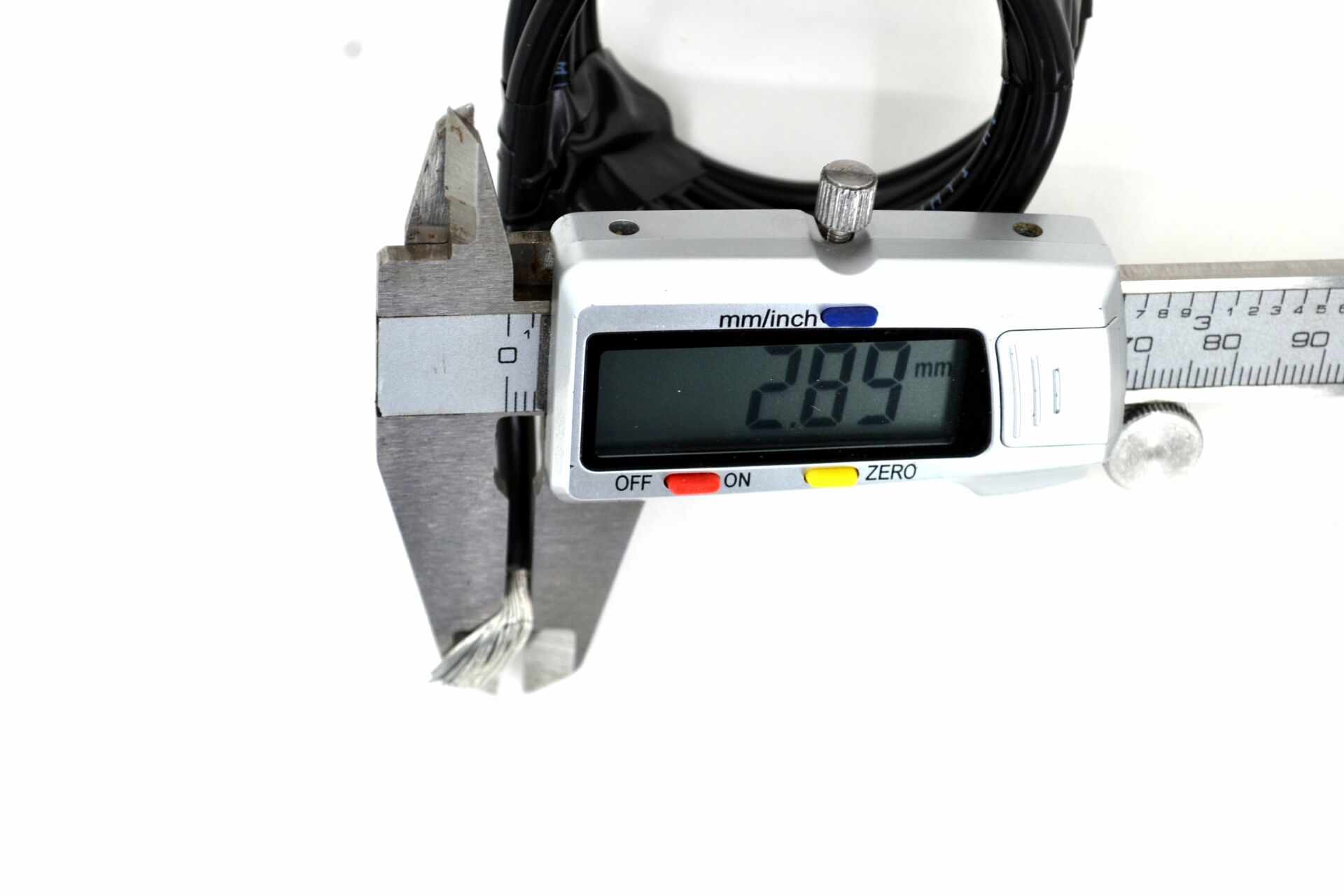 Picture of 50 Metre 6mm² Siyah Bakır Kablo Kalaylı Nyaf Tekne Oto Karavan Elektrik Tesisat Kablosu Top