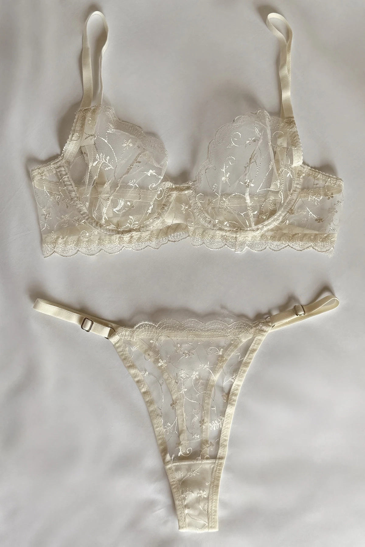 Picture of White Lace Detail Underwear