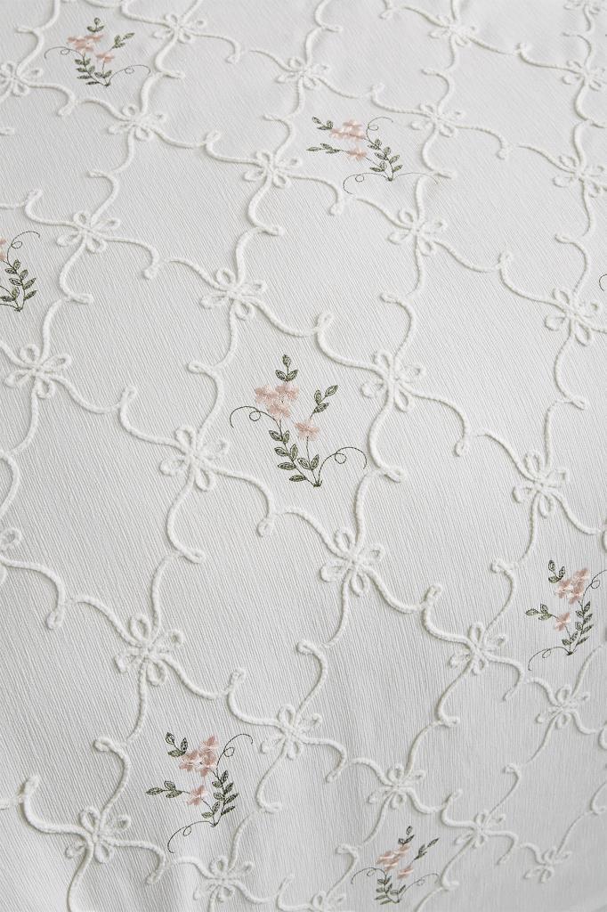 Picture of Pinkrose Nakışlı Şönil 2 Parça Tek Kişilik Yatak Örtüsü Krem