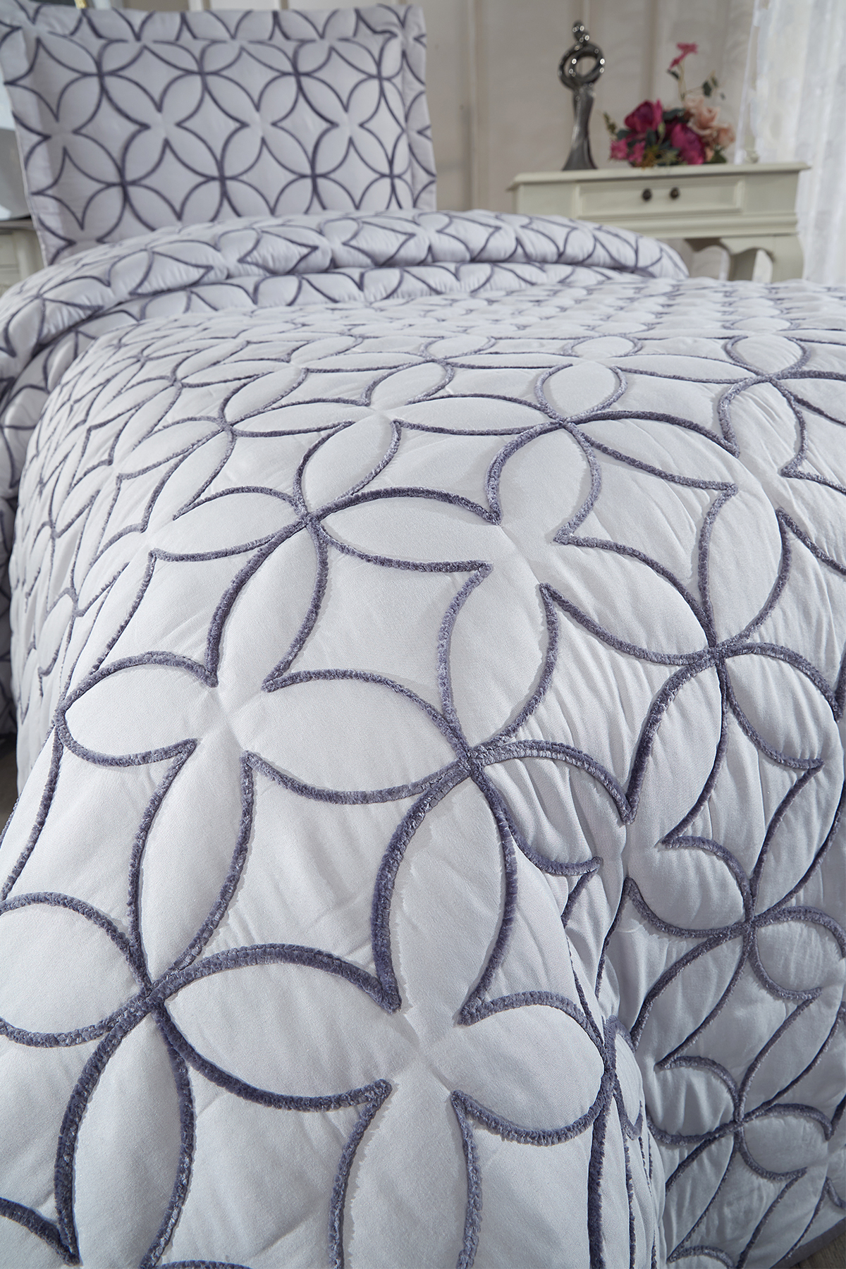 Picture of Parolin Tek Kişilik Kapitoneli Yatak Örtüsü Gri