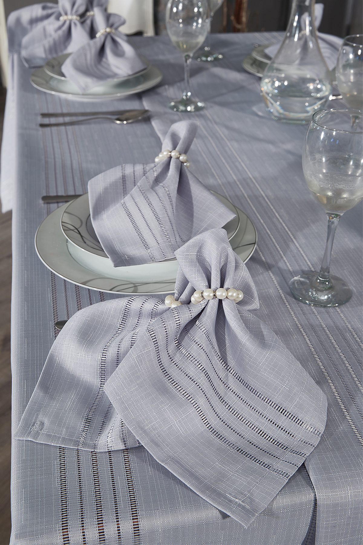 Picture of Corvver 26 Parça Dertsiz Masa Örtüsü Takımı Gri