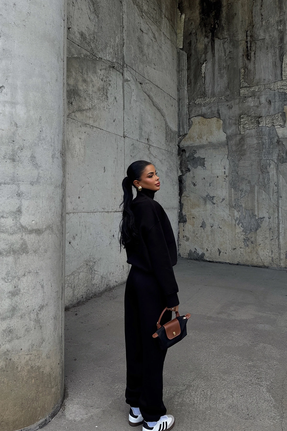 Picture of Black Pearly Suit