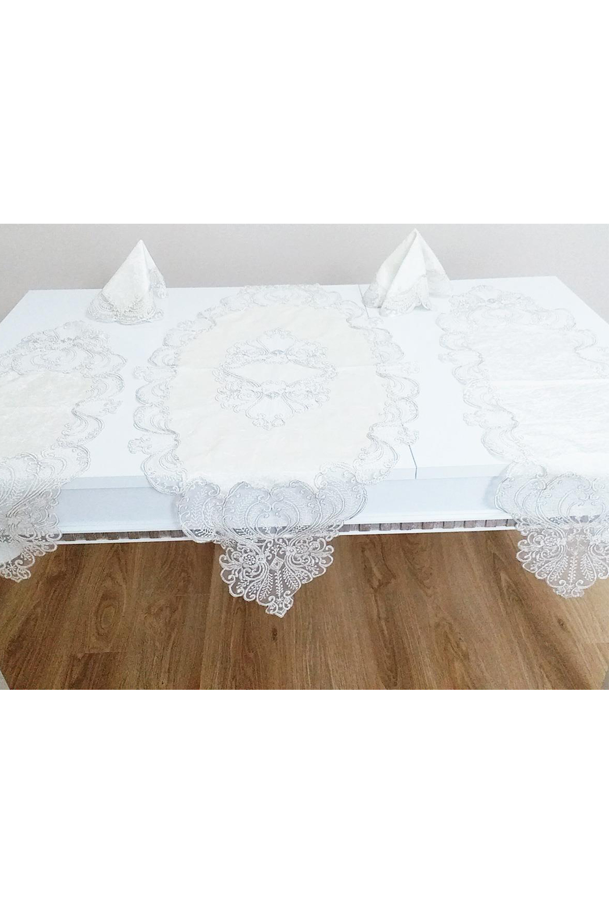 Picture of Fransız Güpürlü Yasemin Kadife Salon Takımı 5 Parça Krem