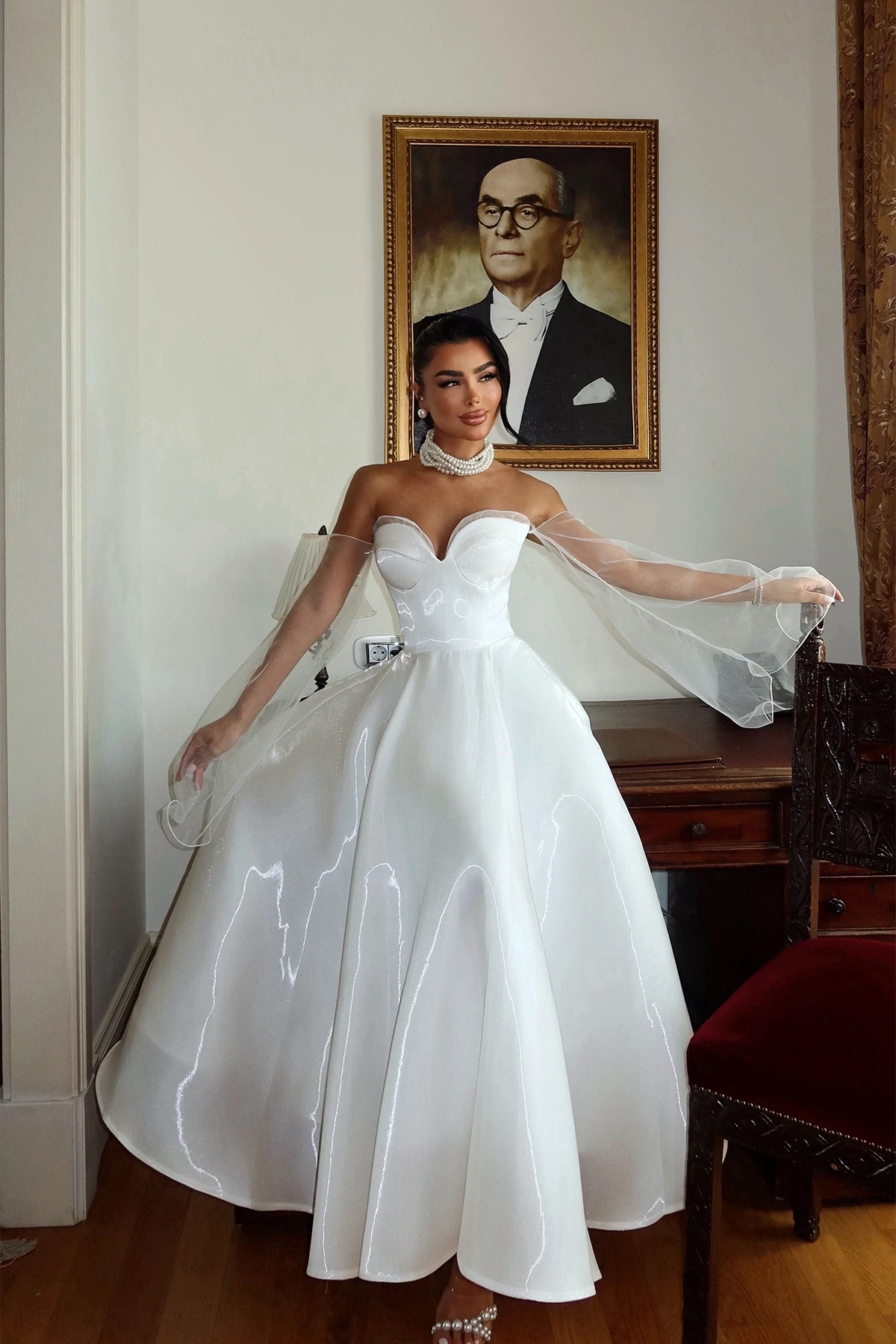 Picture of White Strapless Dress