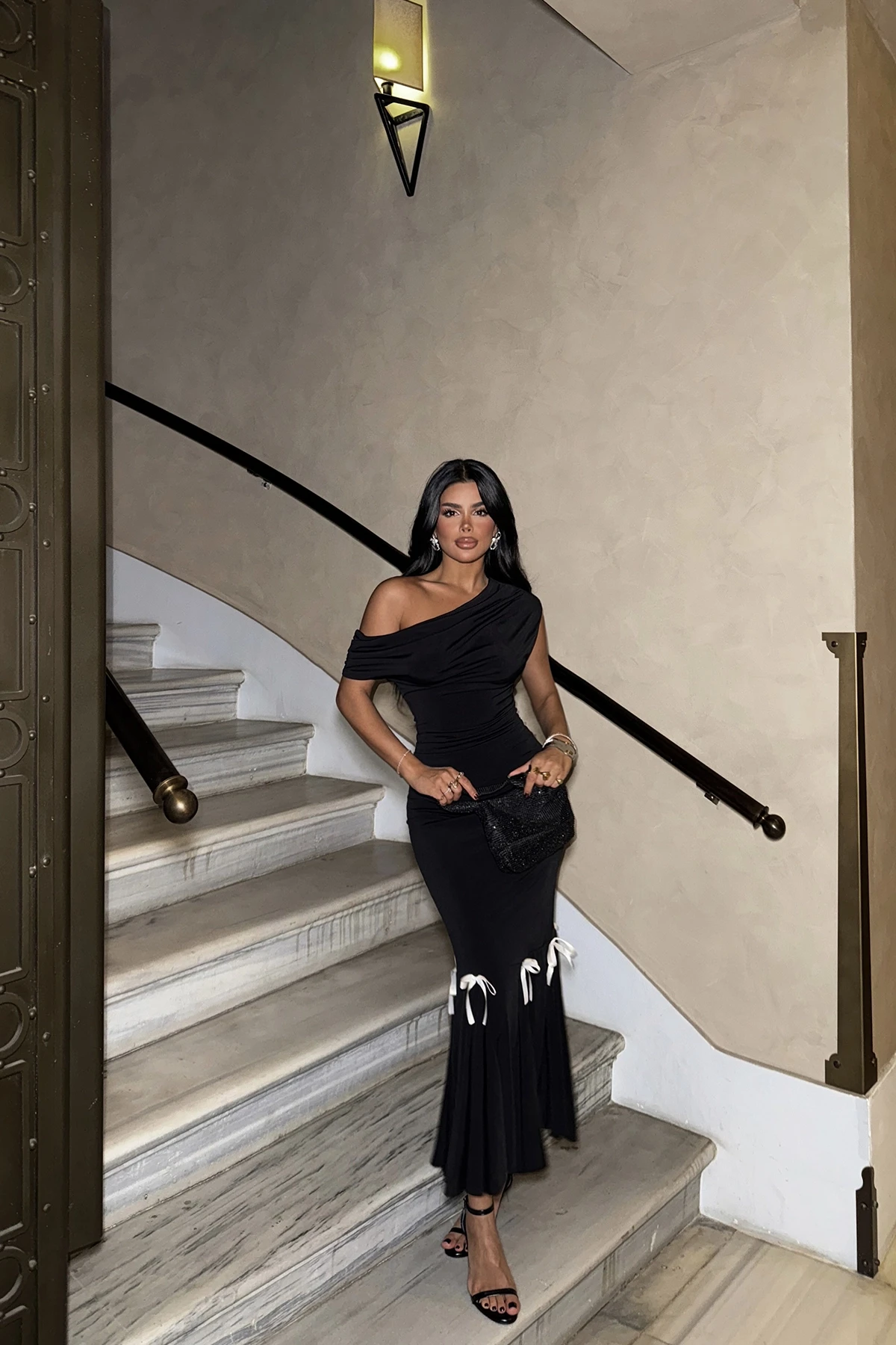 Picture of Black Basic Ruffle Detail Dress