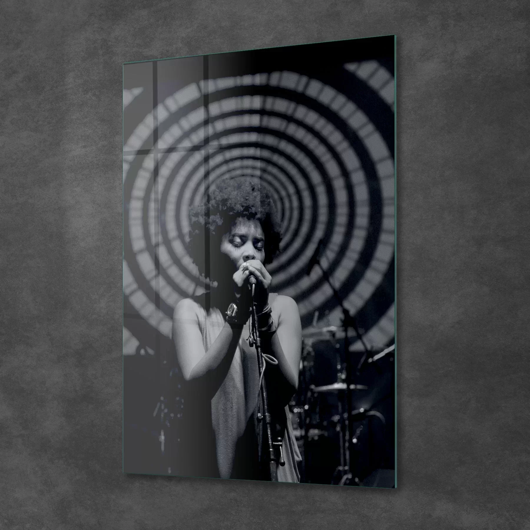 Picture of Decovetro Cam Tablo Caz Şarkıcı Temalı 70x100 cm