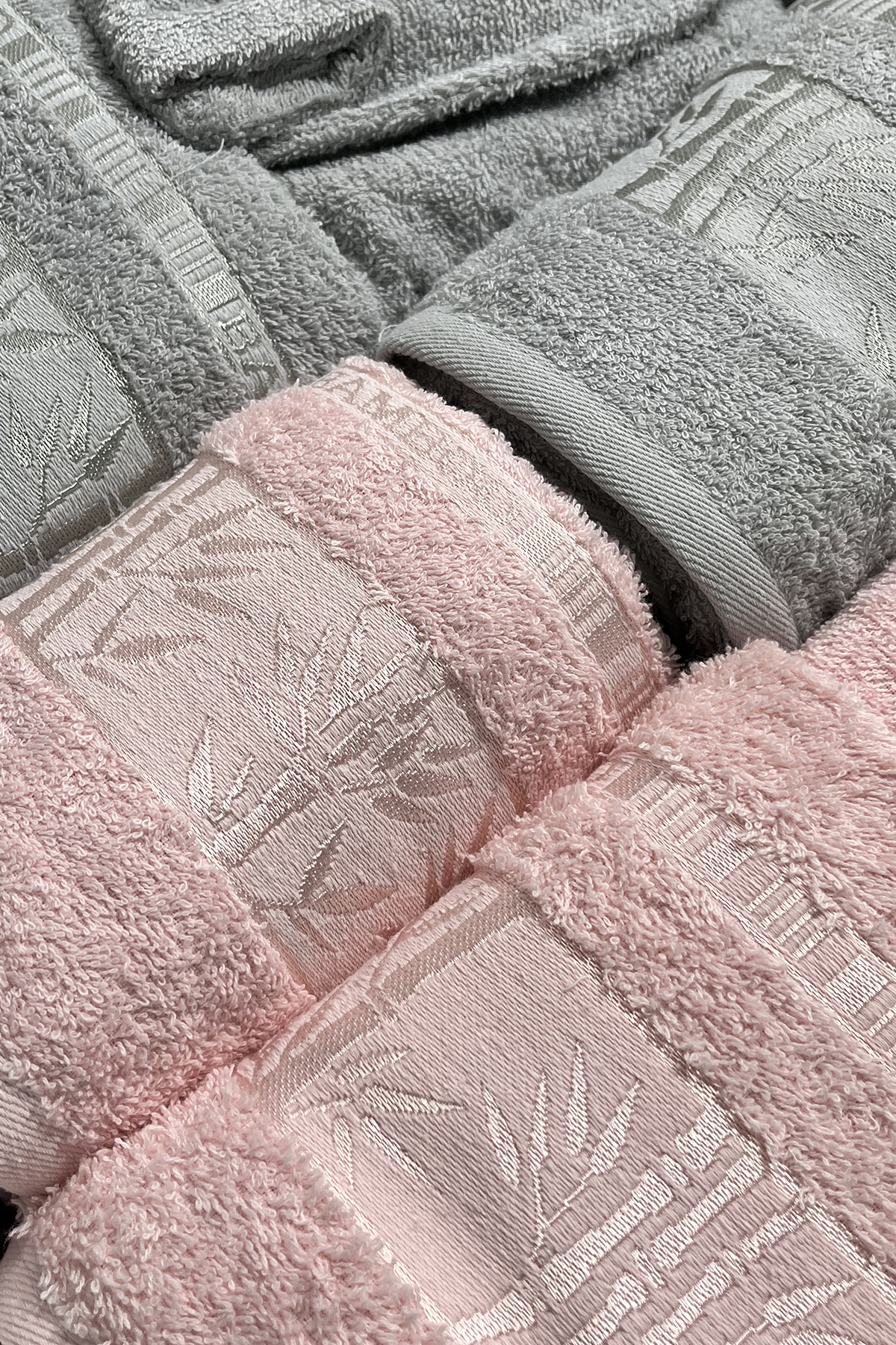 Picture of Elmas Bambu 10 Parça Aile Bornoz Takımı Gri Pudra