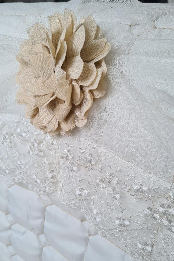 Picture of Elegant Çift Kişilik Yatak Örtüsü Takımı Krem