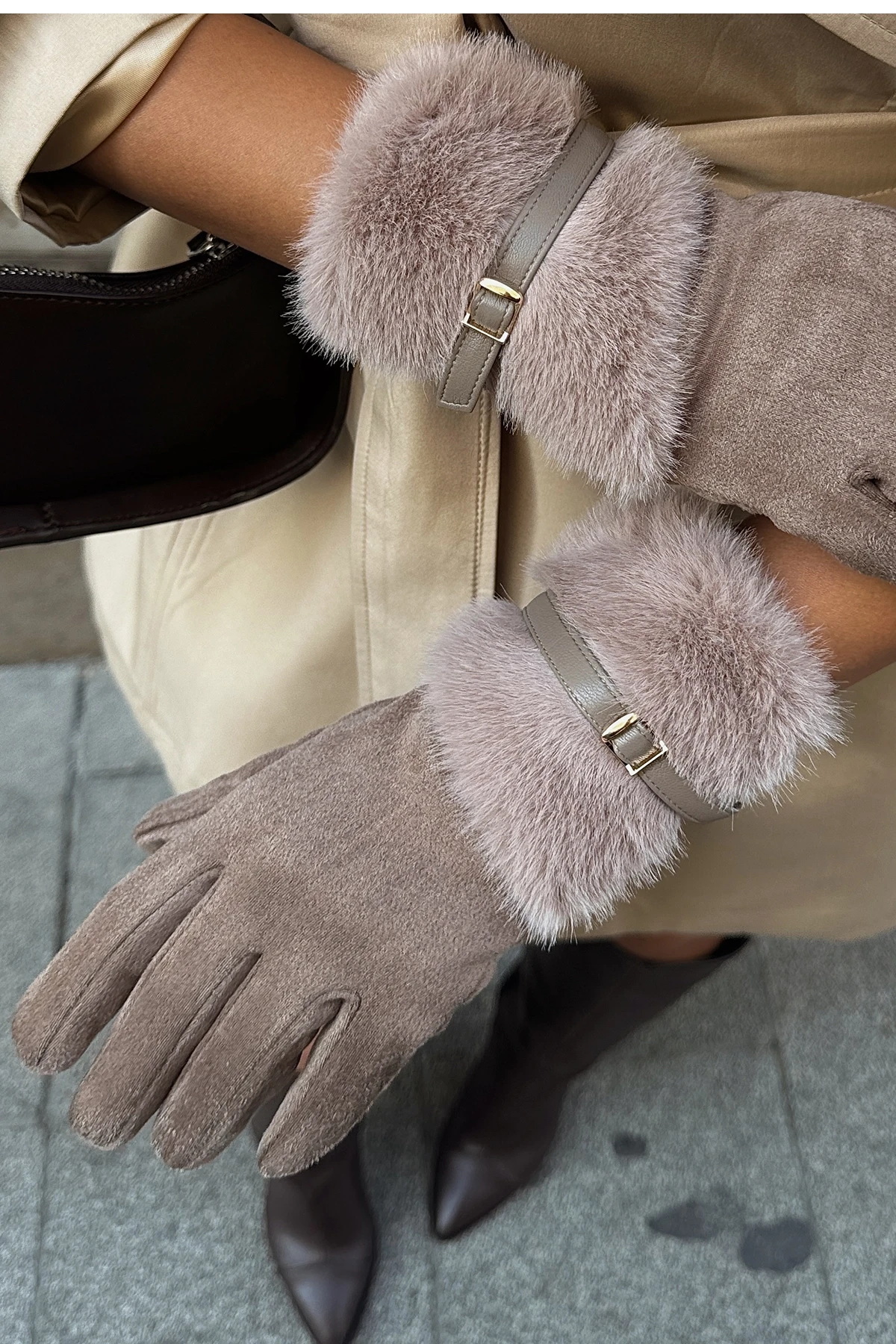 Picture of Cream Fur Belted Gloves