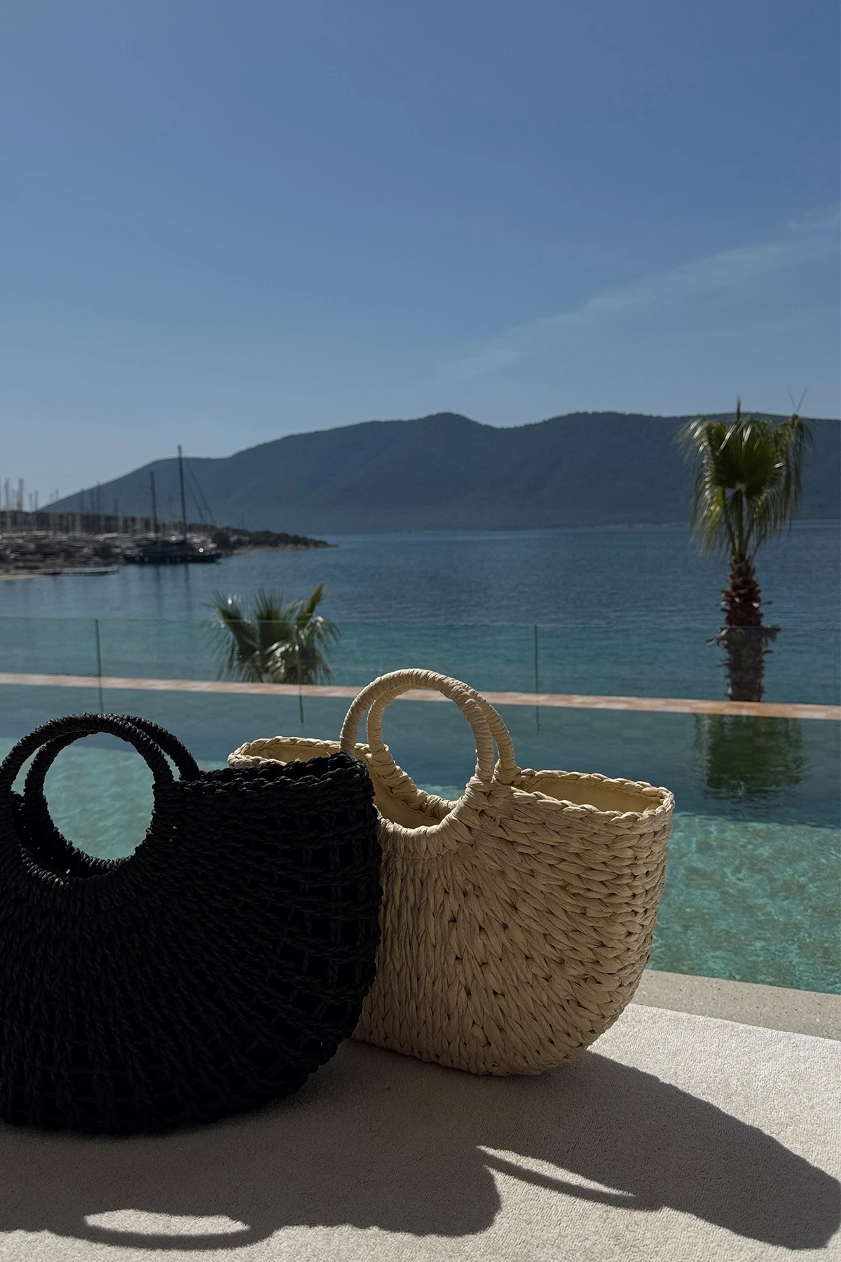 Picture of Black Large Straw Bag