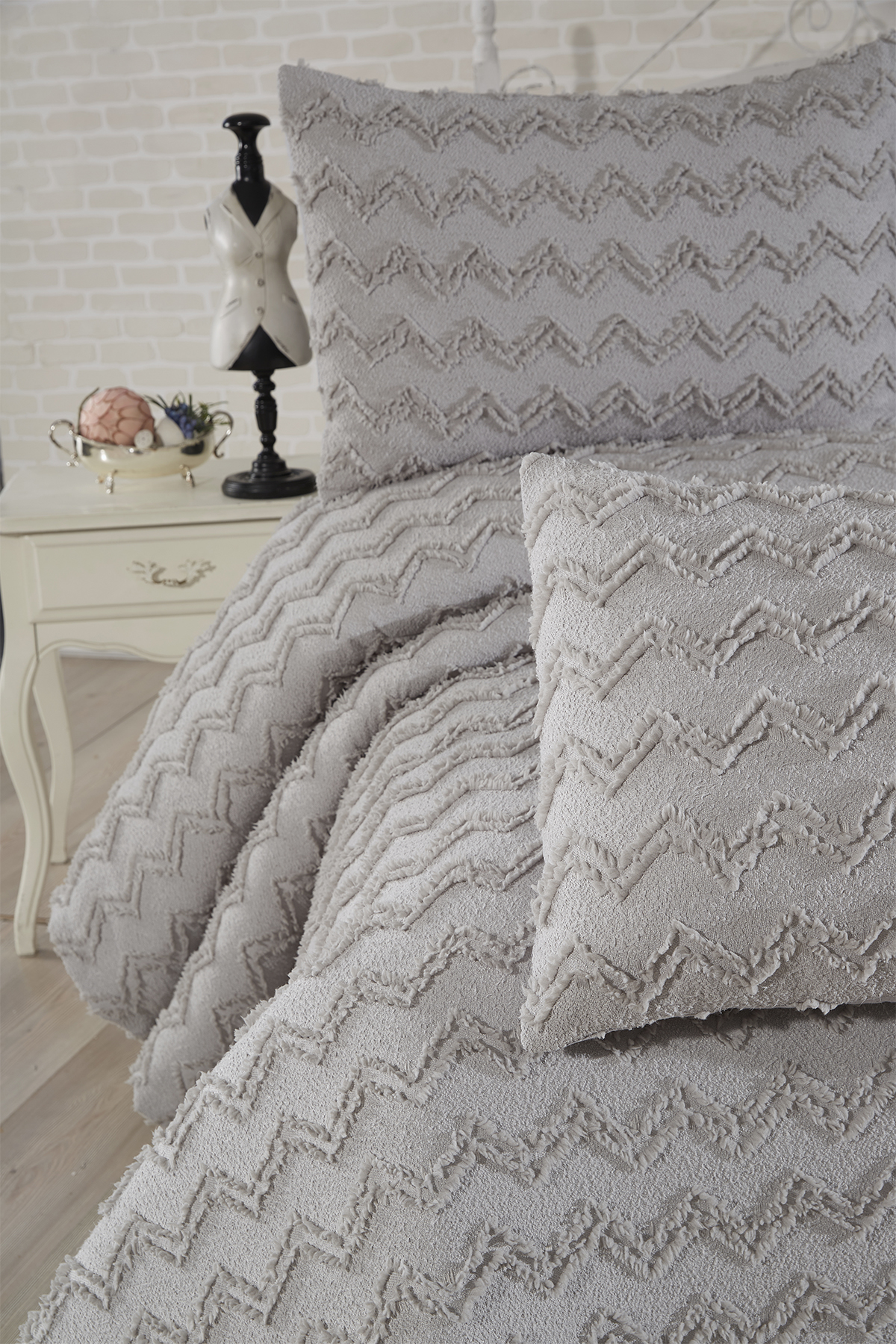 Picture of Çeyiz Diyarı Lumpa 3 Parça Çift Kişilik Pike Takımı Gri