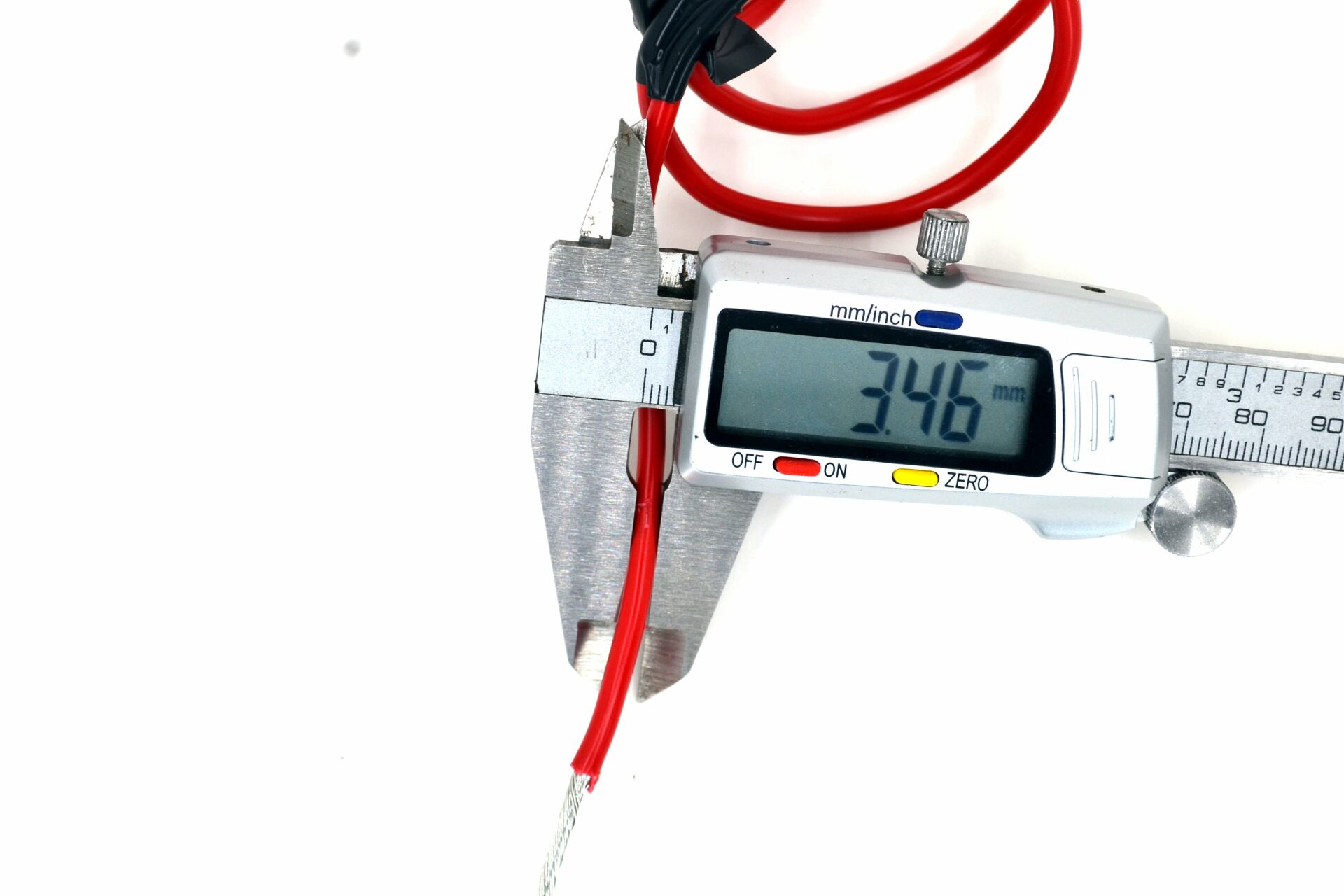 Picture of 3mm² Kırmızı Bakır Kablo Kalaylı Nyaf Marine