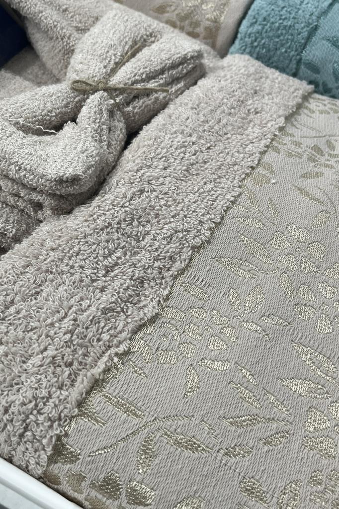 Picture of Platin Jakarlı 10 Parça Aile Bornoz Takımı Bej Mint