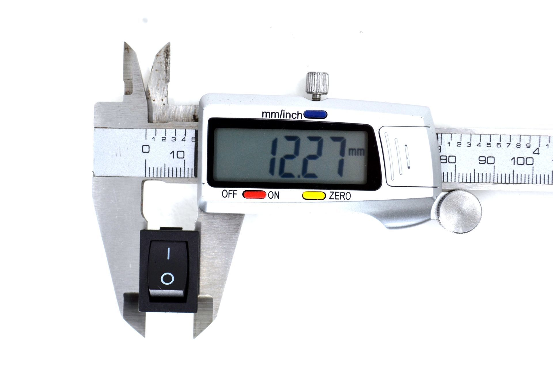 Picture of Dikdörtgen Siyah Elektrik Anahtarı 1-0 Işıksız Rocker 12V-220V