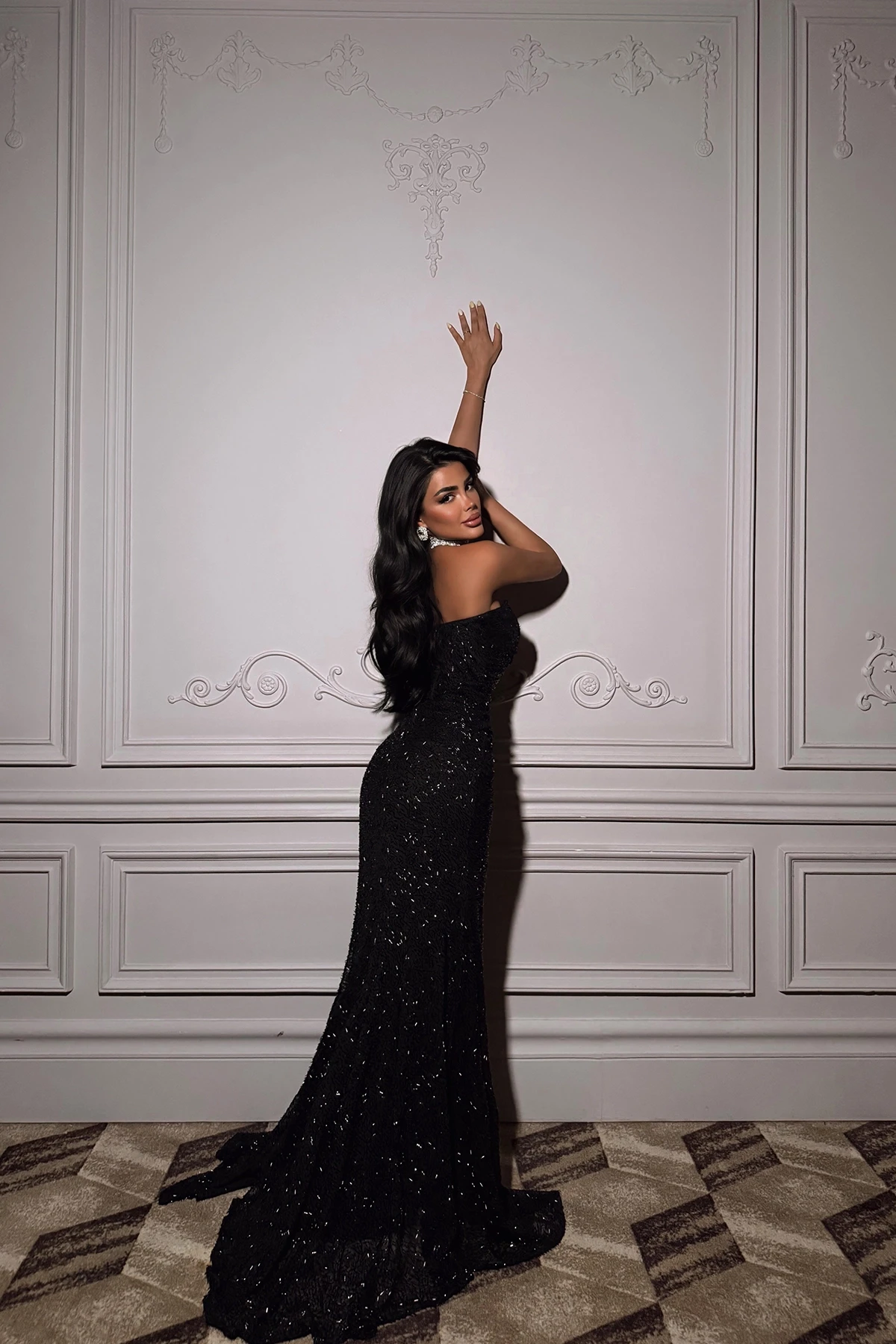 Picture of Black Glittery Strapless Dress