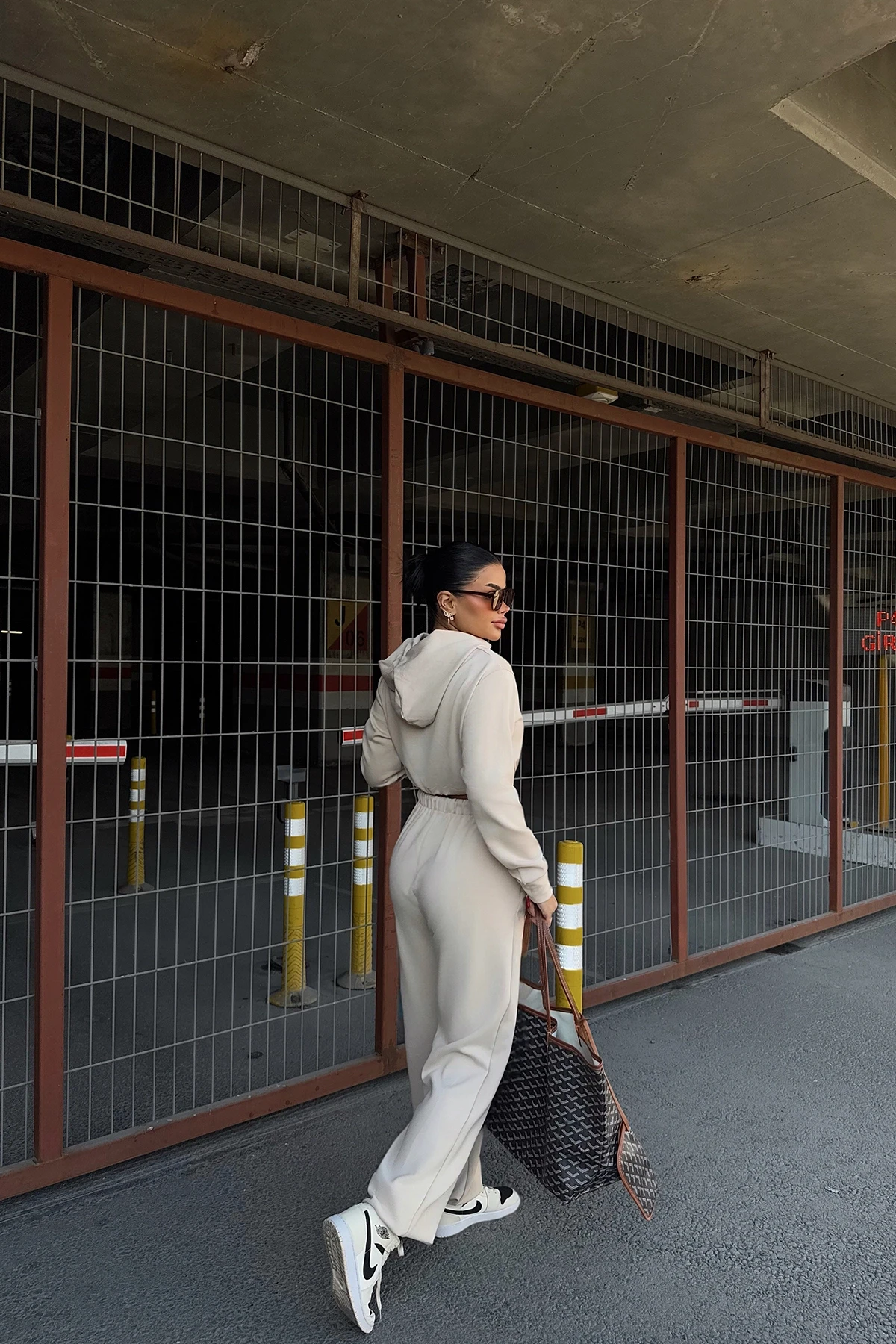 Picture of Beige Abramo Suit