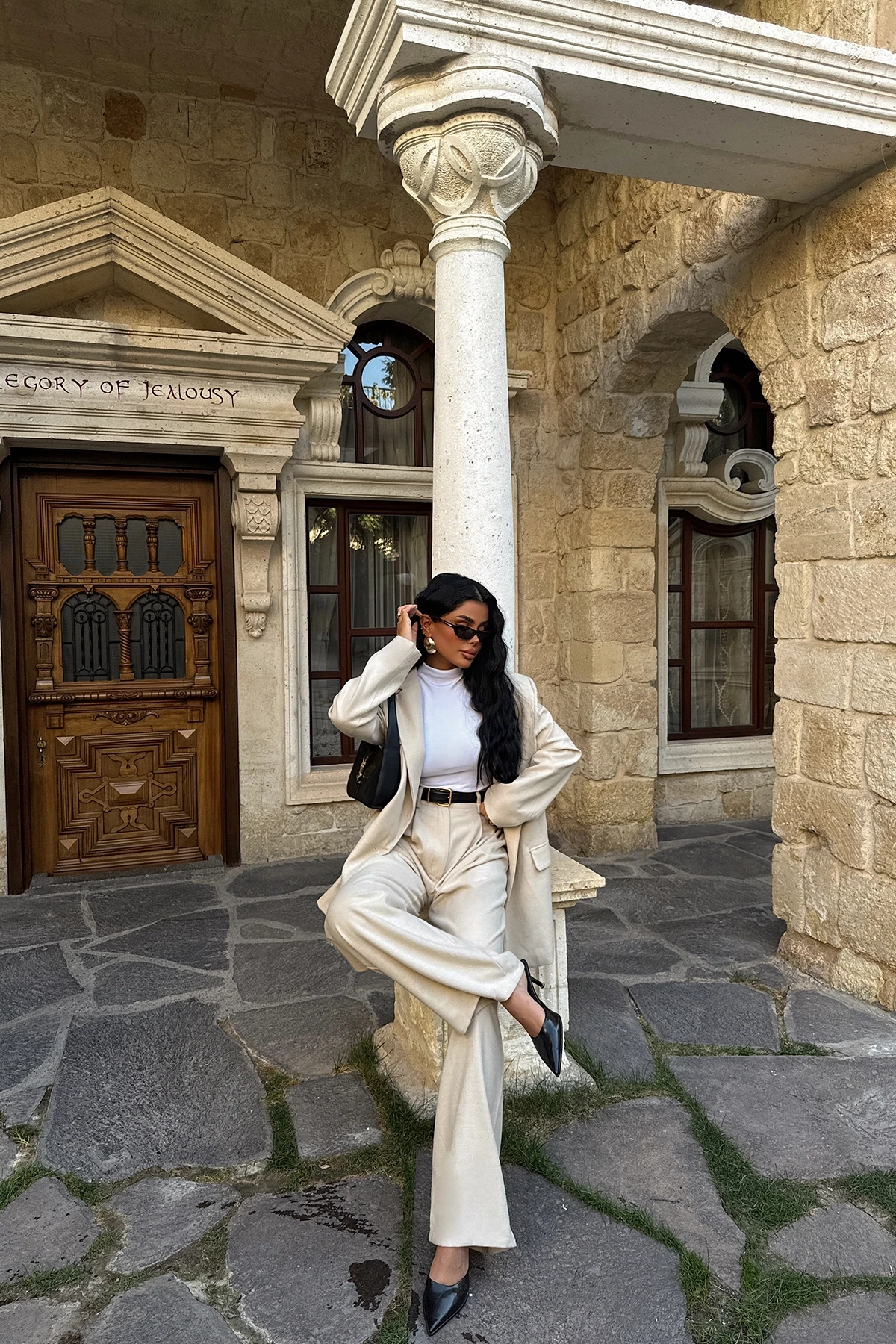 Picture of Cream Double Breasted Collar Trousers Suit