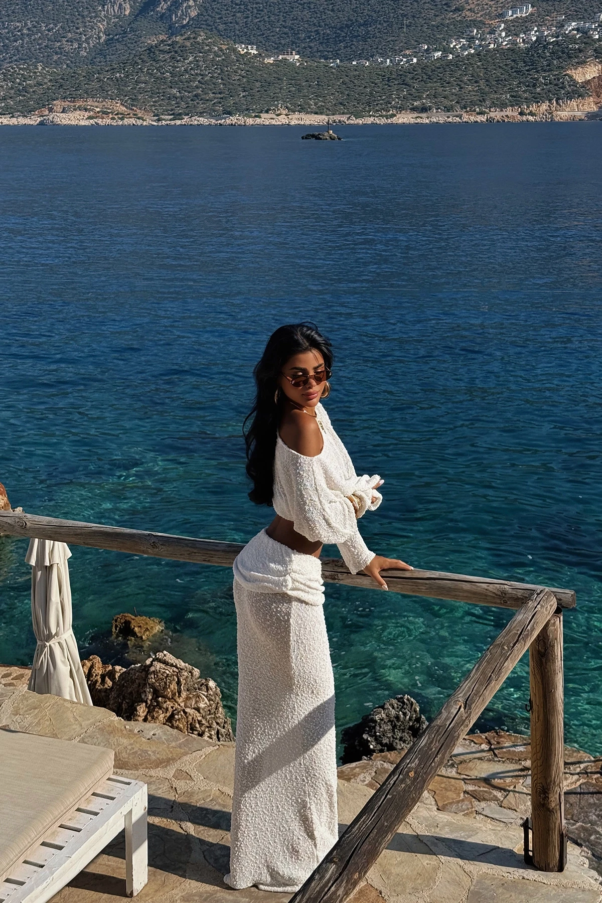 Picture of White Skirt Suit