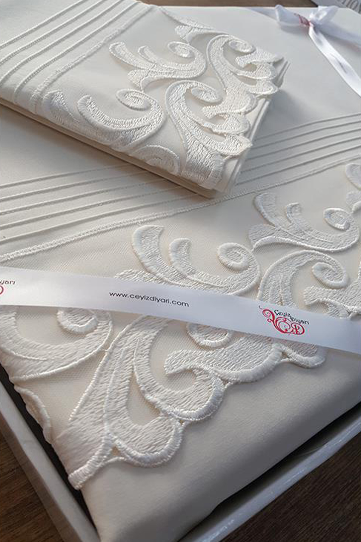 Picture of Çeyiz Diyarı Fransız Güpürlü Nervürlü Belinda Nevresim Takımı Krem