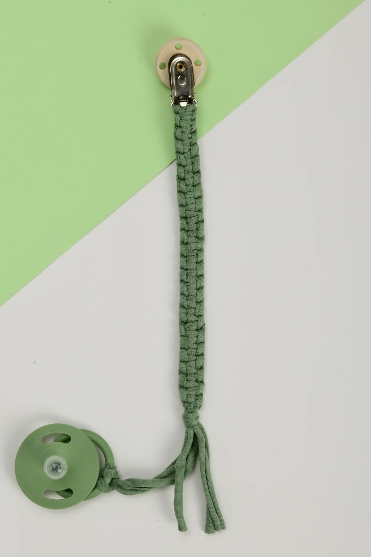 Picture of El Örmesi Doğal Ahşap Emzik Askısı - Düz - Yeşil